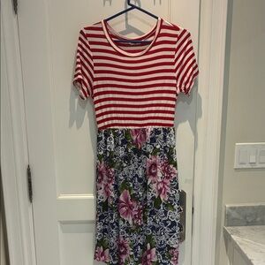 Egy Striped and Floral Casual Dress⭐️